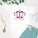 Fähigkeit zum König | British Crown, Funny Persona Baby Strampler<br><div class="desc">NewParkLane - Babybodysuit mit der Royal Crown-Farbe mit einer britischen Flagge - der Union Jack,  lustiges Zitat "Fit to be King". Karo diese Auflistung für passende Elemente aus. Haben Sie spezielle persönliche Designwünsche? Kontaktieren Sie mich bitte!</div>