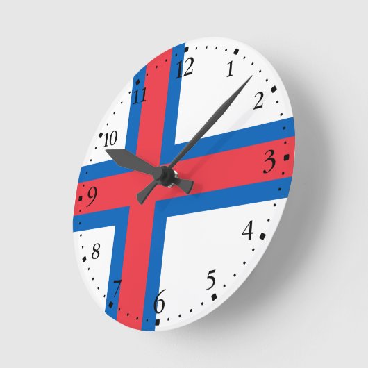 Fahne der Färöer Runde Wanduhr (Winkel)