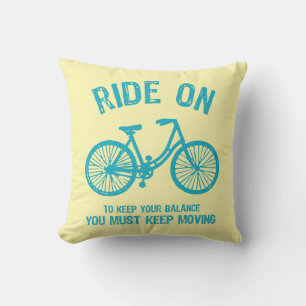 Fahre mit dem Fahrrad Kissen