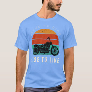 Fahren mit dem Vintagen Motorradfahrer 1 T-Shirt