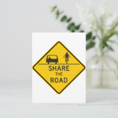 Fahren Sie mit dem Straßenschild Postkarte (Stehend Vorderseite)