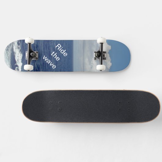 Fahren Sie mit dem Wave Complete Skateboard (Horizontal)