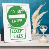 Fahren Sie nur mit Fahrrädern ein. Fotoplatte (Seite)