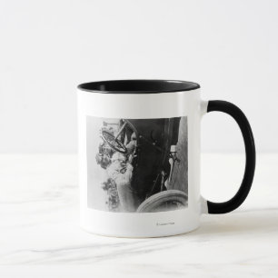 Fahrer in einem Textilienhändler für die Astor Tasse