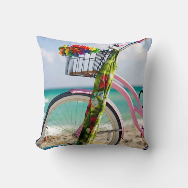 Fahrrad auf dem Strand | Miami, Florida Kissen (Vorderseite)