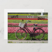 Fahrrad auf dem Tulips-Feld haben einen schönen Ta Postkarte (Vorne/Hinten)