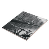 Fahrrad durch Kanal Fliese (Seite)