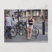 Fahrrad ein Minirock Postkarte (Vorderseite)