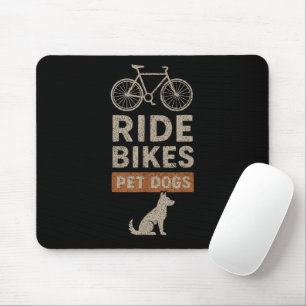 Fahrrad fahren Hunde streicheln Lustiges Radfahren Mousepad