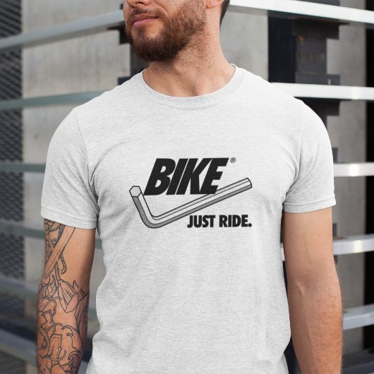 Fahrrad. Fahren Sie einfach. T-Shirt