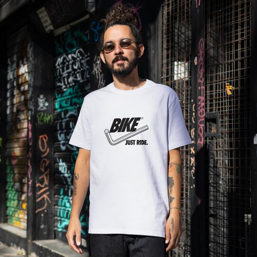 Fahrrad. Fahren Sie einfach. T-Shirt