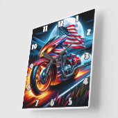 Fahrrad mit Fahne am Mondsee Quadratische Wanduhr (Winkel)