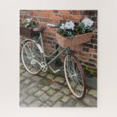 Fahrrad mit Körben von Blume in English Village Puzzle (Vertikal)