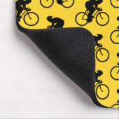 Fahrrad-Reiter-Muster. Gelb und Schwarzes Mousepad (Ecke)