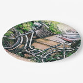 Fahrrad und Korb im Garten Pappteller (Schrägansicht)