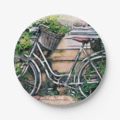 Fahrrad und Korb im Garten Pappteller (Vorderseite)