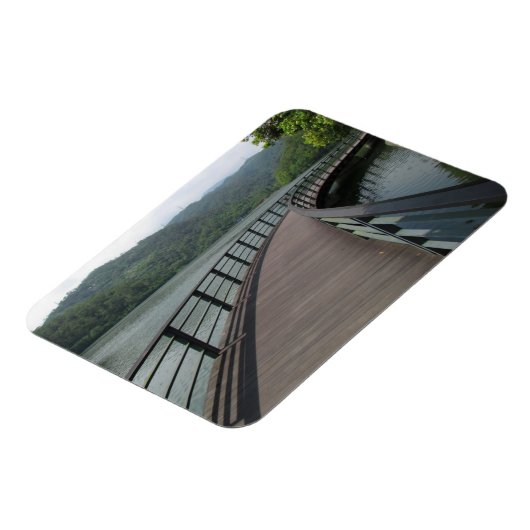 Fahrradbrücke über Wasser Magnet (Linke Seite)