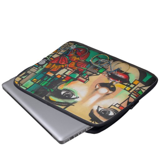 Fahrräder an der Graffiti-Wand Laptopschutzhülle (Vorne Knopf)
