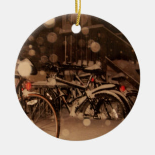 Fahrräder in der Schnee Keramik Ornament