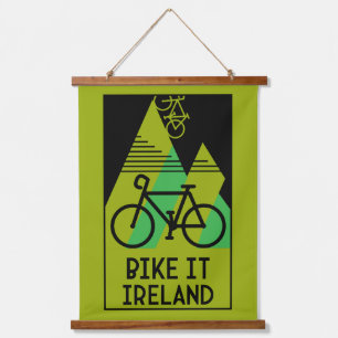 Fahrradfahren in Irland Wandteppich Mit Holzrahmen