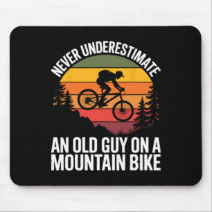 Fahrradfahren Unterschätze Nie Einen Alten Mann Au Mousepad