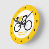 Fahrradfahrer fahren nach seinem Brauch Runde Wanduhr (Winkel)