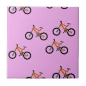 Fahrradmuster auf Rosa Fliese (Vorderseite)