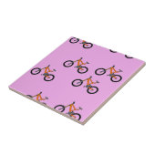 Fahrradmuster auf Rosa Fliese (Seite)