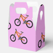Fahrradmuster auf Rosa Geschenkschachtel (Geöffnet)