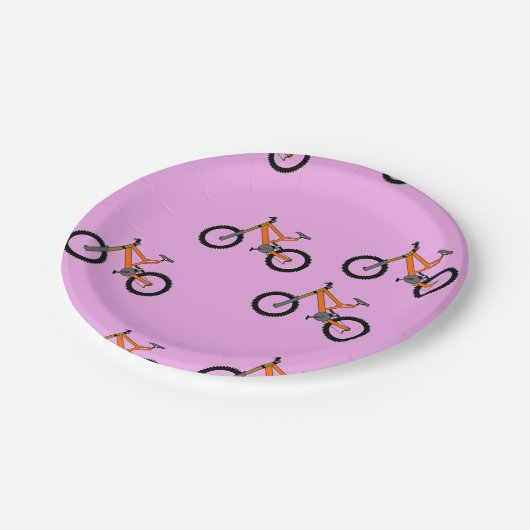 Fahrradmuster auf Rosa Pappteller (Schrägansicht)