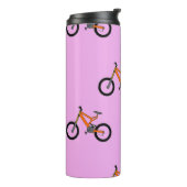 Fahrradmuster auf Rosa Thermosbecher (Nach links gedreht)