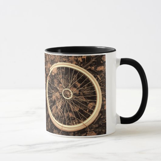 Fahrradteile mit Herbstblättern Kaffeetasse (Rechts)