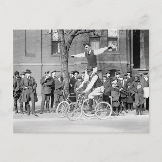 Fahrradtrick Riding, 1920er Postkarte (Vorderseite)