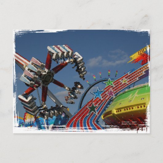 Fahrt auf einer Landkreis Messe gegen blauen Himme Postkarte (Vorderseite)