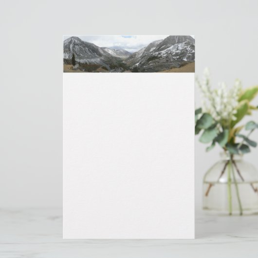 Fahrt durch die schneebedeckten Berge der Sierra N Briefpapier (Stehend Vorderseite)