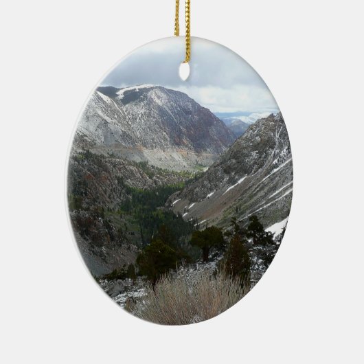 Fahrt durch die schneebedeckten Berge der Sierra N Keramikornament (Rechts)