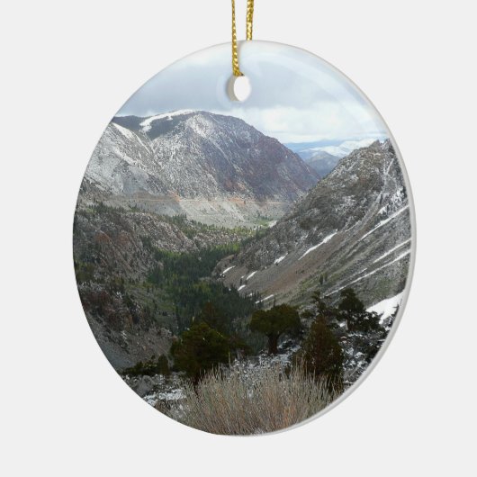 Fahrt durch die schneebedeckten Berge der Sierra N Keramikornament (Links)