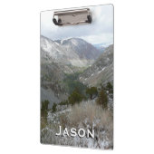 Fahrt durch die schneebedeckten Berge der Sierra N Klemmbrett (Links)