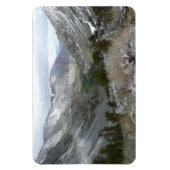 Fahrt durch die schneebedeckten Berge der Sierra N Magnet (Vertikal)