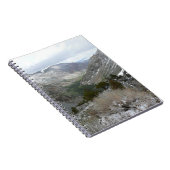 Fahrt durch die schneebedeckten Berge der Sierra N Notizblock (Rechte Seite)