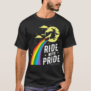 Fahrt mit Stolz Gay Lesbian Hexe Halloween T-Shirt