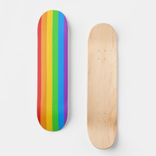 Fahrt mit Stolz: Regenbogenflagge Skateboard (Vorderseite)