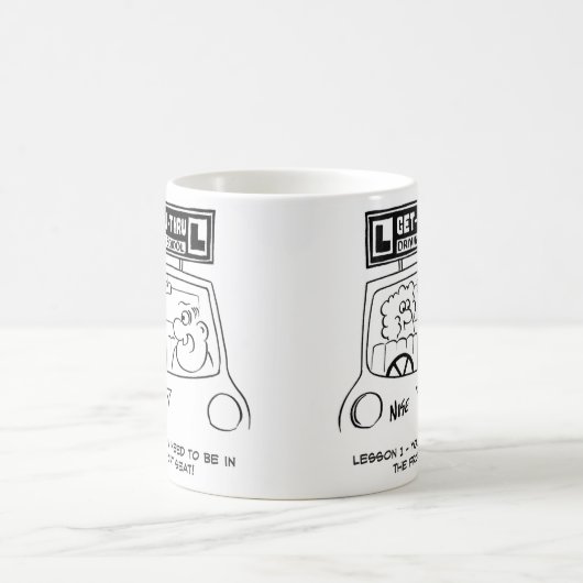 Fahrunterricht - Schüler auf dem falschen Platz Kaffeetasse (Mittel)