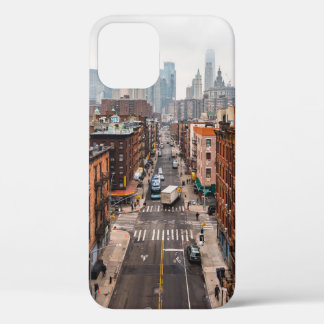 FAHRZEUGE AUF DER STRASSE ZWISCHEN HOCHRANGIGEN GE Case-Mate iPhone HÜLLE