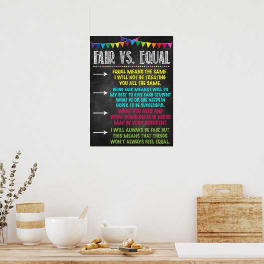 Fair Vs. Equal Klassenzimmer Poster (Küche)