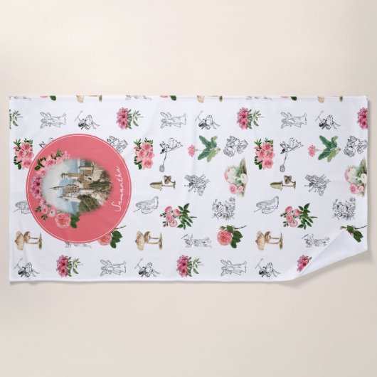 Fairies Pink Floral Mushroom Fairy Castle Monogram Strandtuch (Vorderseite)