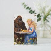 Fairy and Sasquatch Picnic Postkarte (Stehend Vorderseite)