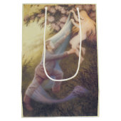 Fairy Dream (von Theodor Severin Kittelsen) Mittlere Geschenktüte (Rückseite)