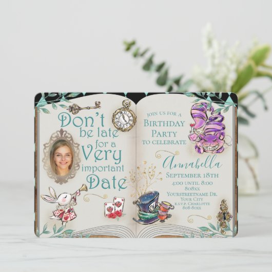 Fairy Tale Thema Alice im Wunderland Foto Mirror Einladung (Stehend Vorderseite)