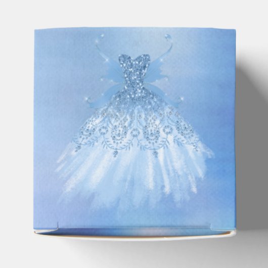 Fairy Wing Ice Gown | Frost Blue Iridescent Sheen Geschenkschachtel (Oben)